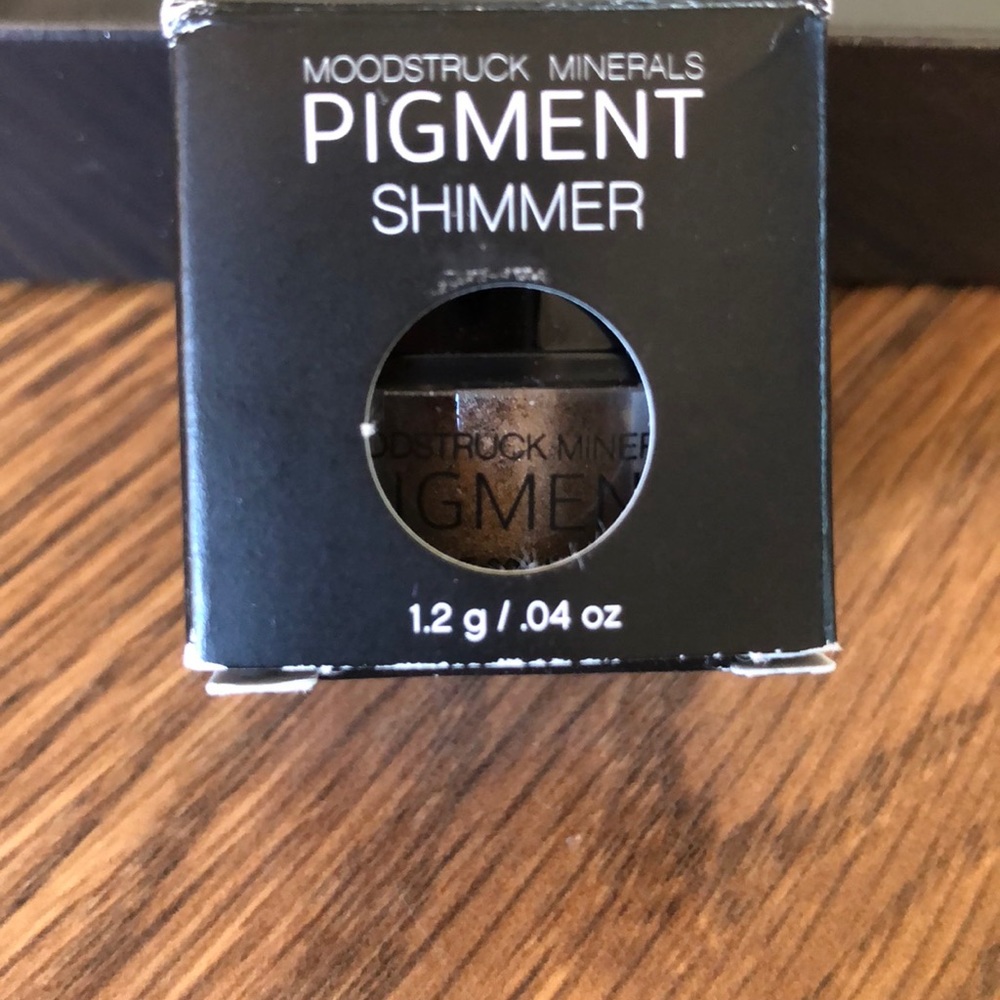 ❤️ 5 for $25 Younique Shimmer Pigment eyeshadow
